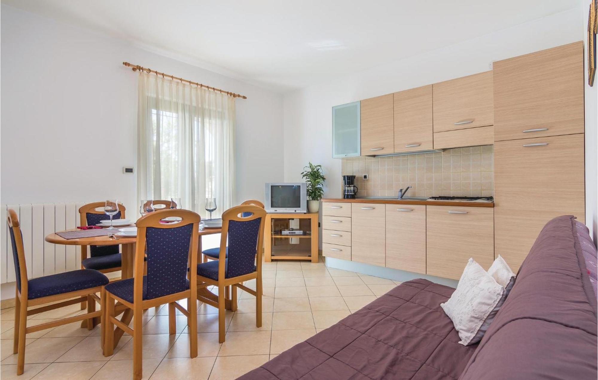 Beautiful Apartment In Porec With Kitchen 외부 사진