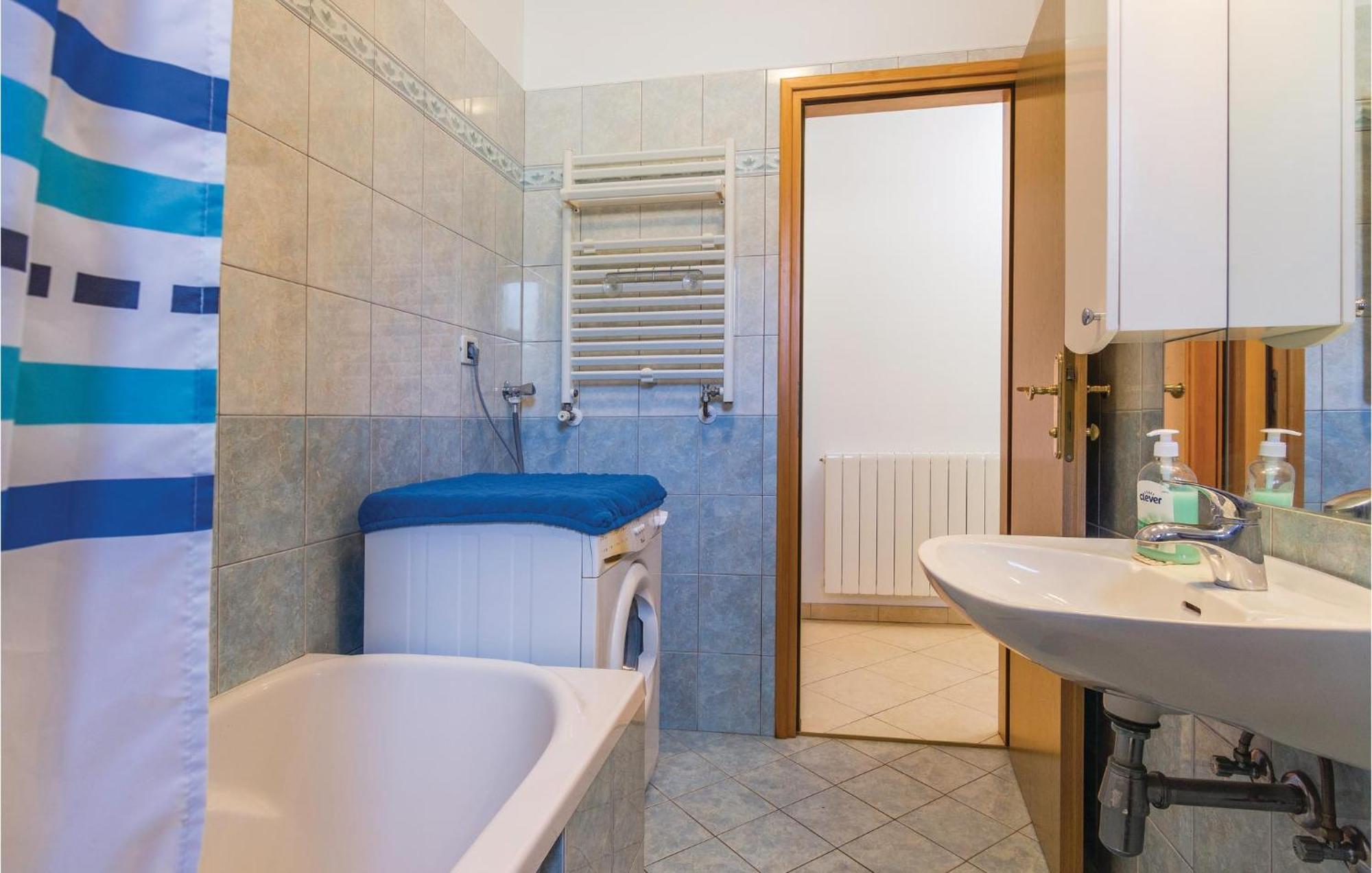 Beautiful Apartment In Porec With Kitchen 외부 사진
