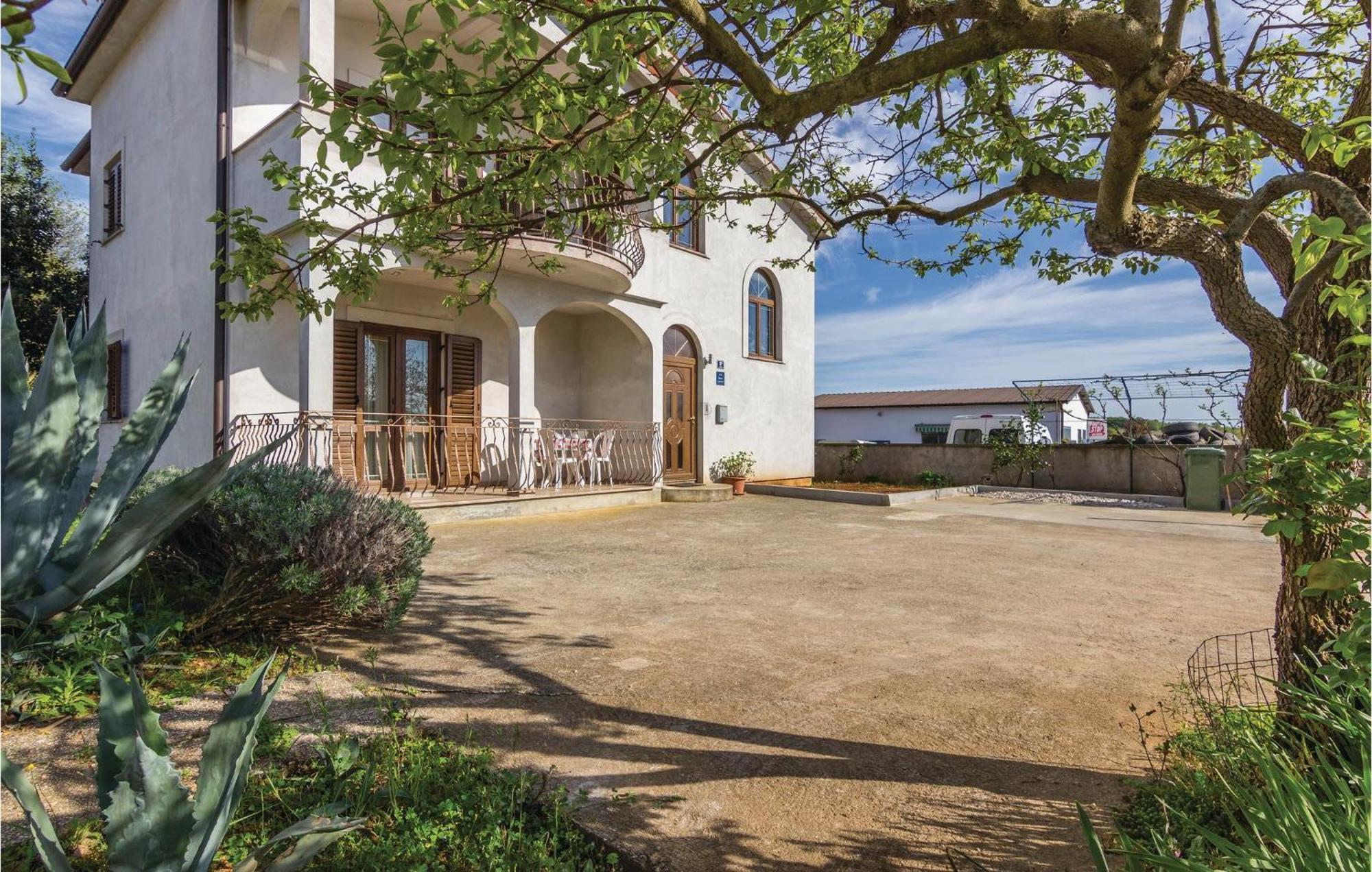 Beautiful Apartment In Porec With Kitchen 외부 사진